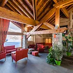 Lagrange L'ecrin Des Sybelles 假日公园 4*